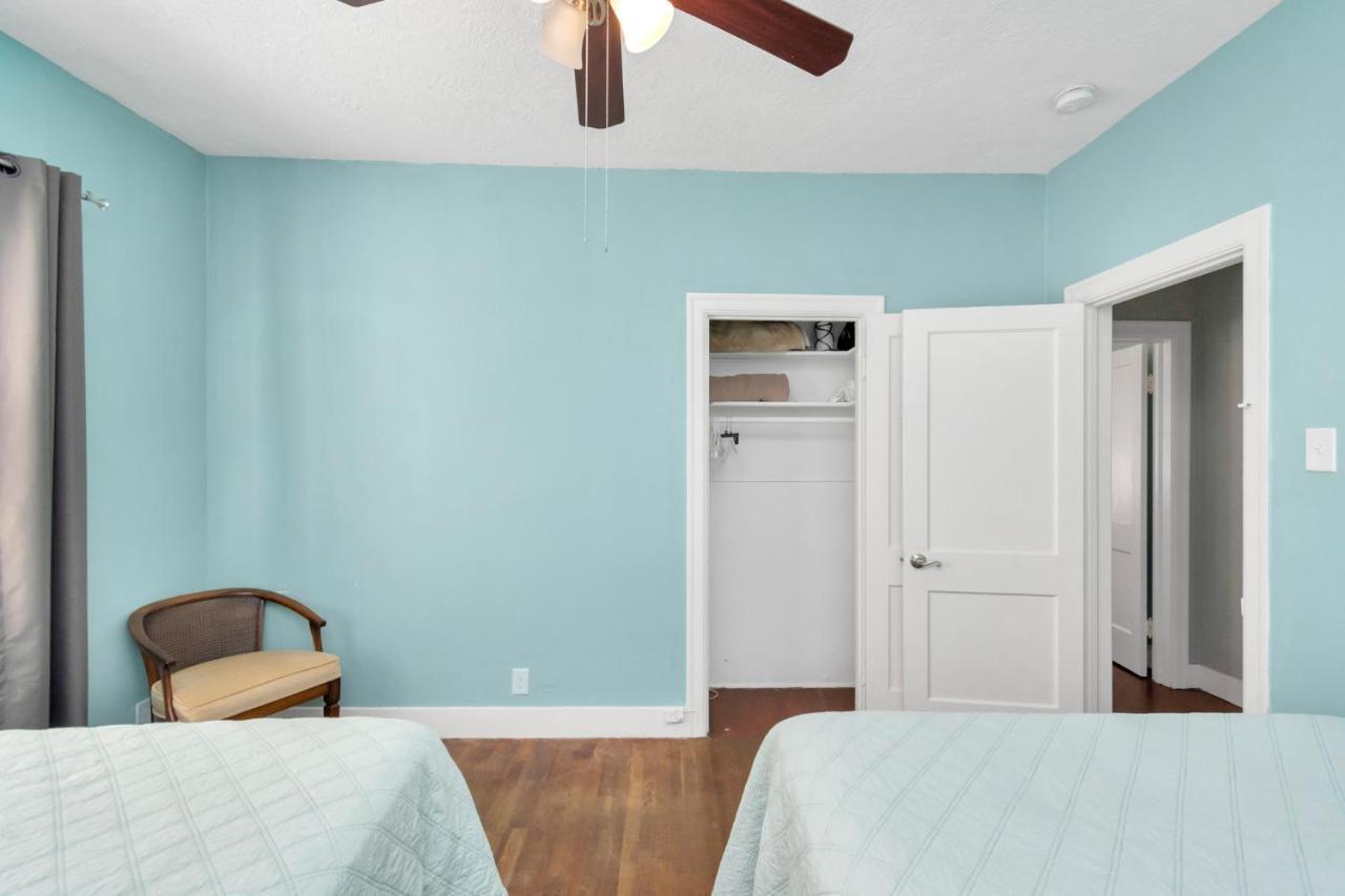 2 Kitchens,2 Living Rooms,4 Bedrooms-Close To All! غالفيستون، تكساس المظهر الخارجي الصورة